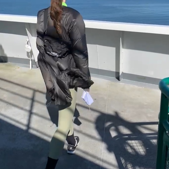 Athleta Dark Green Shimmer Packable Adjustable insulated Parka 💚✈️⛰️🚵‍♀️ - Picture 8 of 13